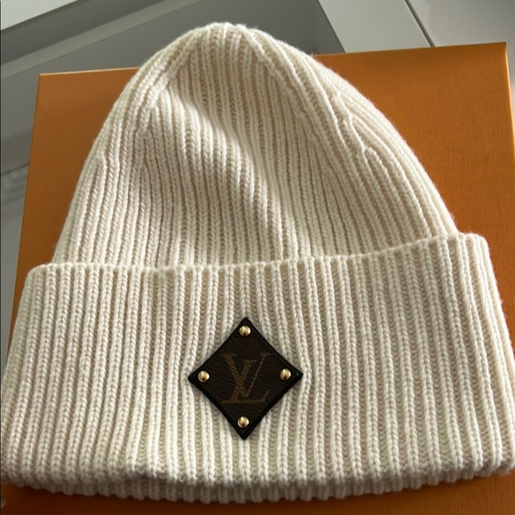 Louis Vuitton Cream Ribbed Beanie - Picture 1 of 1